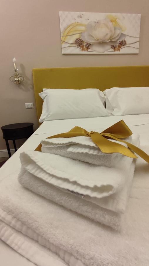 B&B Romeo Luxury Rooms カターニア エクステリア 写真