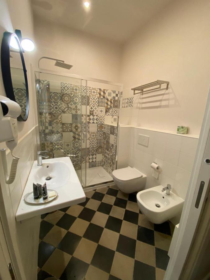 B&B Romeo Luxury Rooms カターニア エクステリア 写真